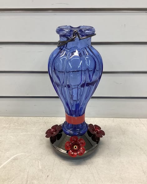 More Birds Glass Hanging Hummingbird feeder - 25-oz