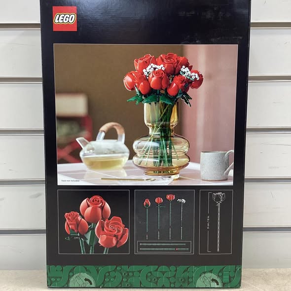 LEGO Icons Bouquet of Roses Building Set, 822 pcs.