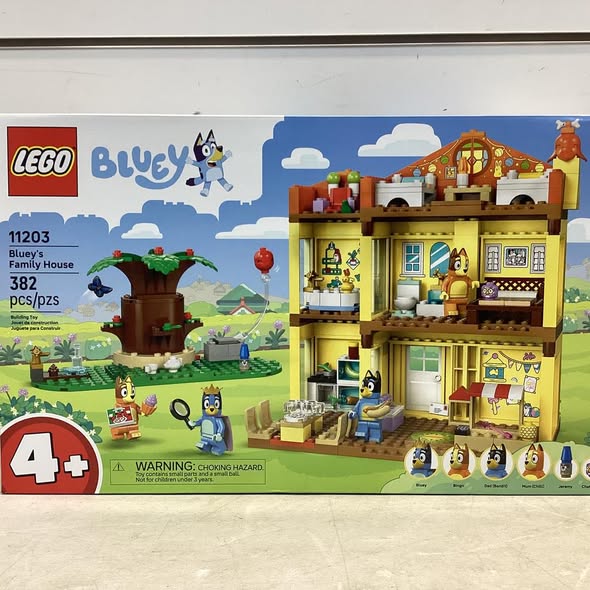 LEGO Bluey: Bluey’s Family House Playset 11203