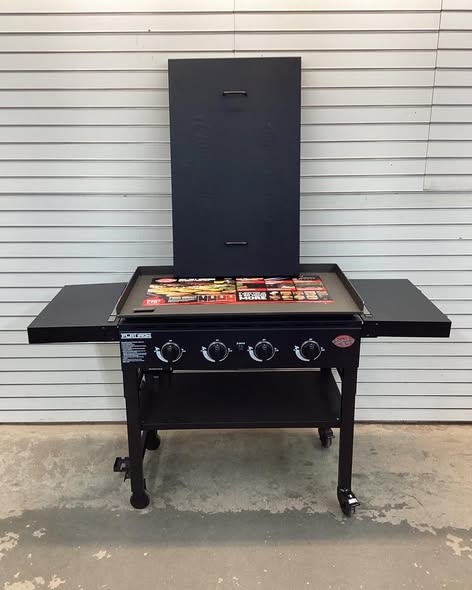 Char-Griller 36" Flat Iron 4 -Burner Liquid propane Flat Top Grill