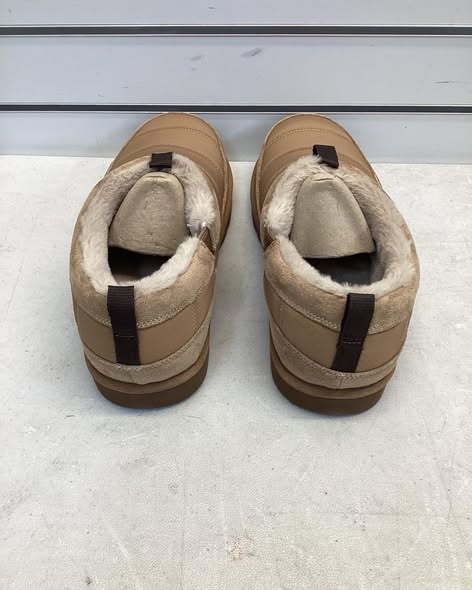 Skechers Men’s House Shoe Size 11