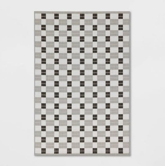 Room Essentials Linear Geo Outdoor Area Rug, 3’10” x 5’4”