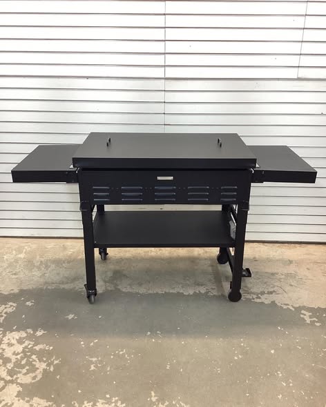 Char-Griller 36" Flat Iron 4 -Burner Liquid propane Flat Top Grill