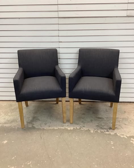 20.5'' Seat Height Linen Upholstered Solid Wood Dining Armhair (Set of 2)