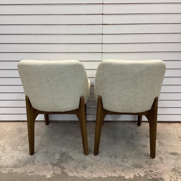 Set of 2 upholstered side chairs with wooden legs, suitable for kitchen, dining room and office - Beige