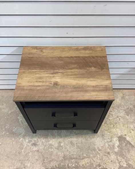 Allysyn 22.7" 2 Drawer Nightstand