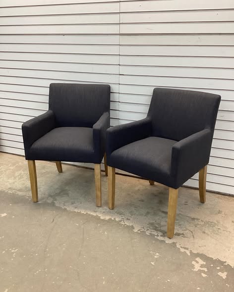 20.5'' Seat Height Linen Upholstered Solid Wood Dining Armhair (Set of 2)