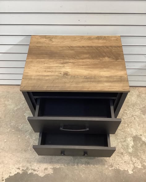 Allysyn 22.7" 2 Drawer Nightstand