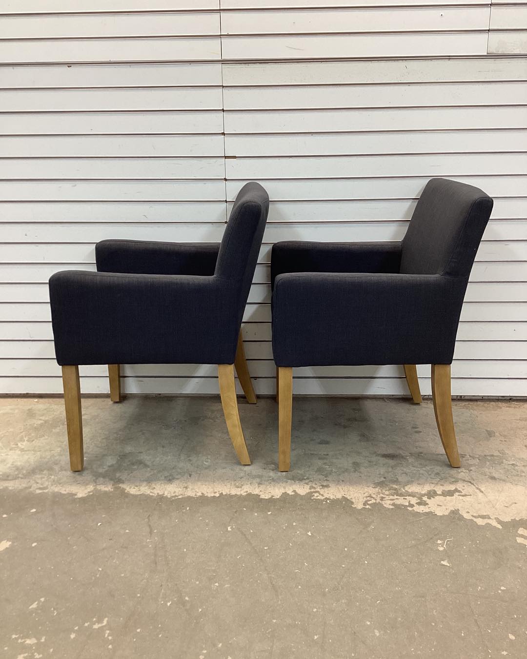 20.5'' Seat Height Linen Upholstered Solid Wood Dining Armhair (Set of 2)