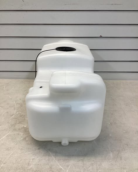 NorthStar Horizontal Sprayer Tank, 8-Gallon Capacity