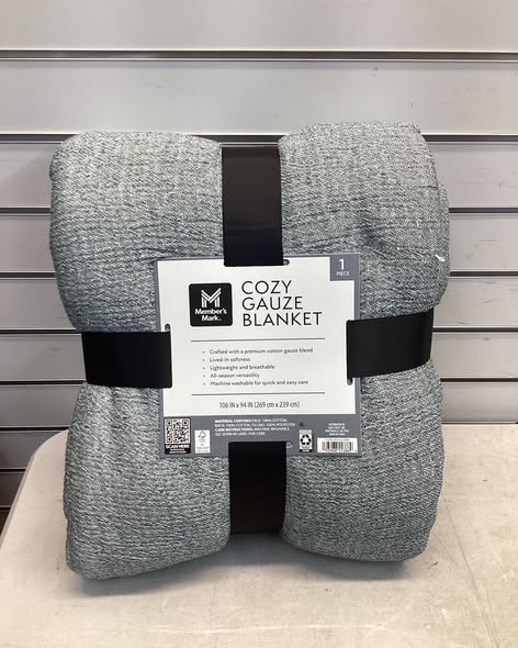 Member’s Mark Textured Gauze Blanket, 106" x 94"