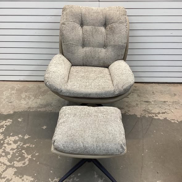 Modern 360° Swivel Chenille Accent Chair with Ottoman--Tufted Design