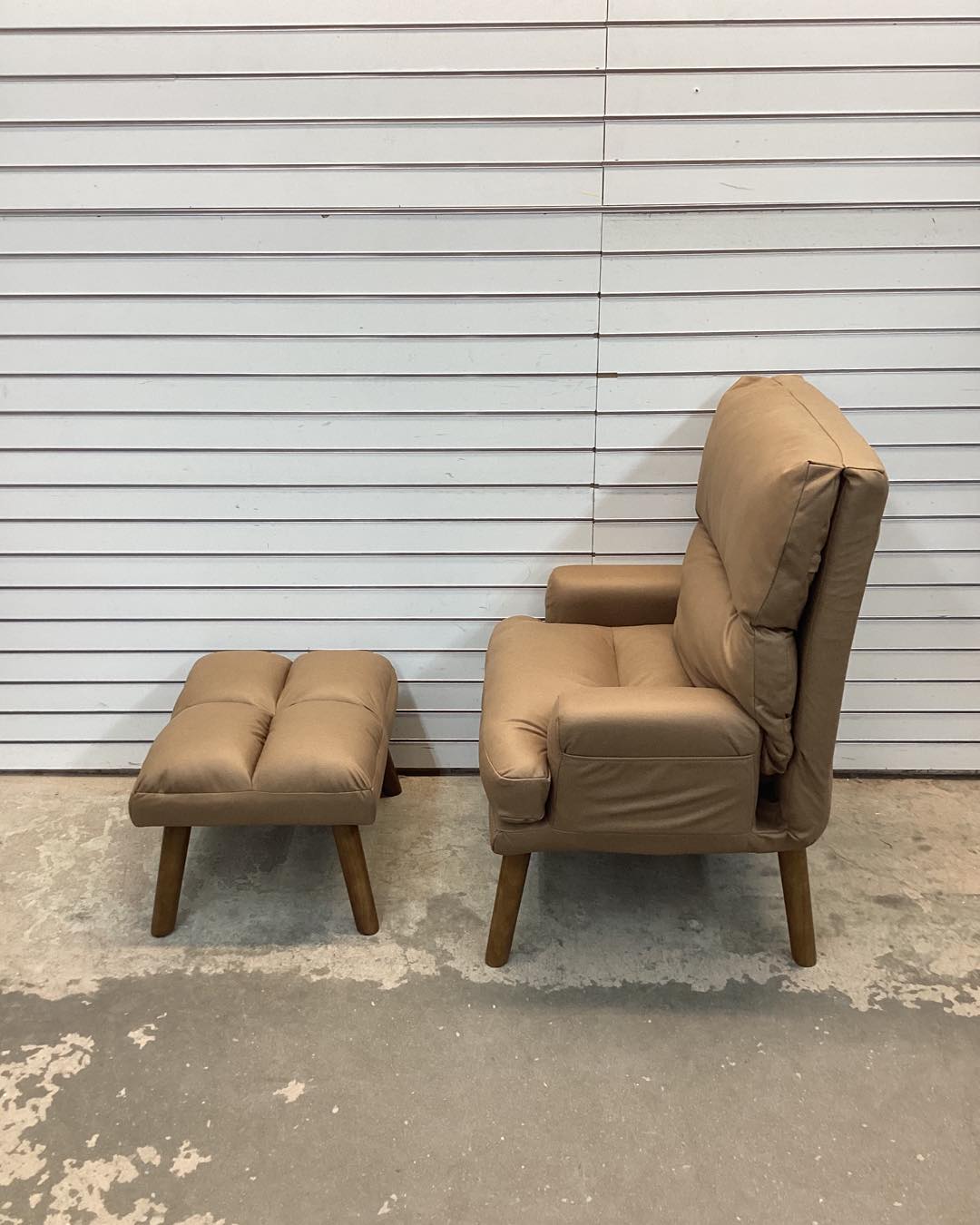 Maybery 44.1''Wide Modern Soft Upholstered Standard Reclining Accent Chair With Ottoman