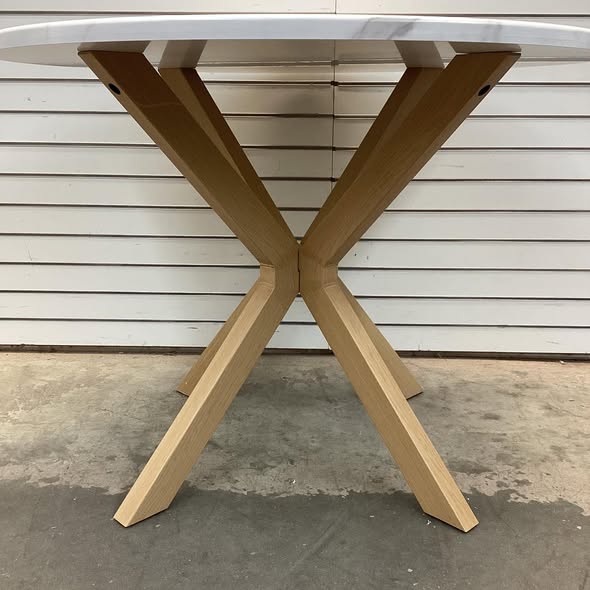 Breshia 40" Round Dining Room Table