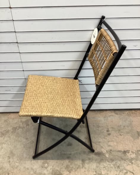 Threshold Southport 2 pk Patio Folding Chairs Beige