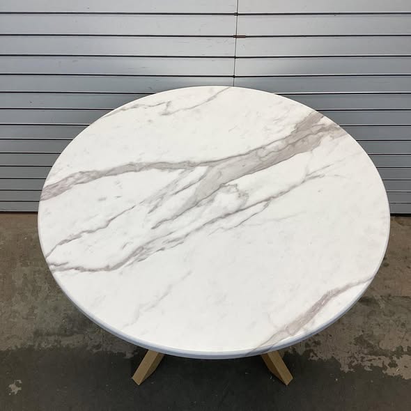 Breshia 40" Round Dining Room Table