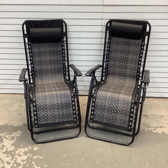 Sumyeg 2Pcs Folding Patio Rattan Zero Gravity Lounge Chair Set of 2