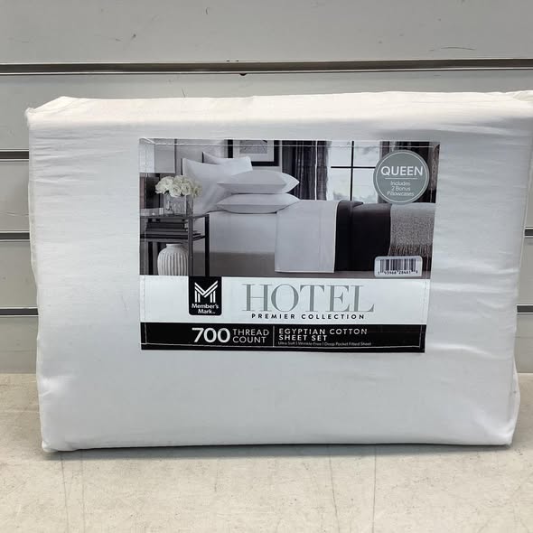 Member’s Mark Hotel Premier Collection 700-Thread-Count Solid Egyptian Cotton Sheet Set - Queen Size
