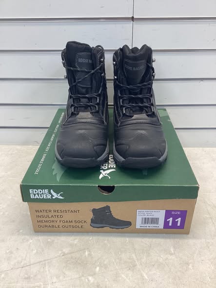 Lightly used Eddie Bauer Men's Snow Boot Size 11