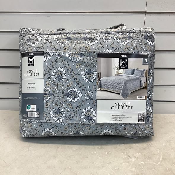 Member's Mark 3-Piece Printed Velvet Quilt Set - King Size