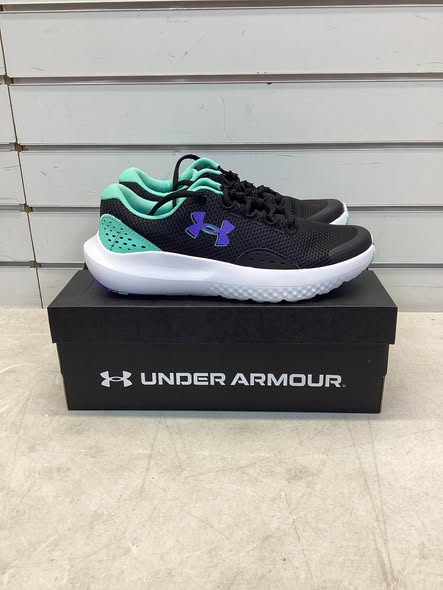 Under Armour Girls Surge 4 Running Shoe - Size 5.5Y