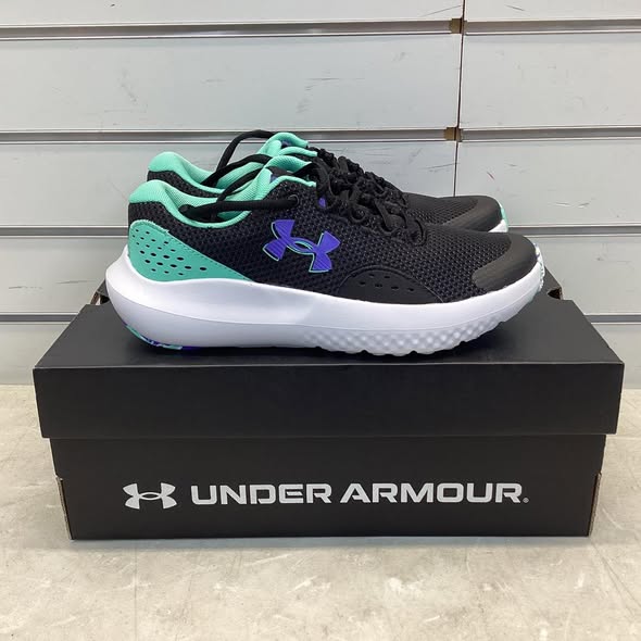 Under Armour Girls Surge 4 Running Shoe - Size 6Y