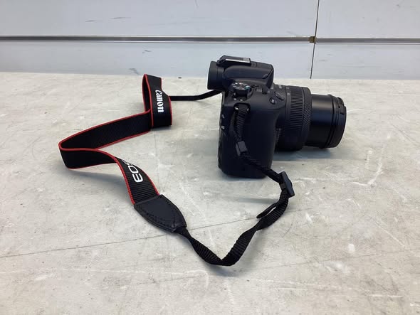 Canon - EOS R50 4K Video Mirrorless Camera with RF-S18-45mm f/4.5-6.3 IS STM Lens - Black