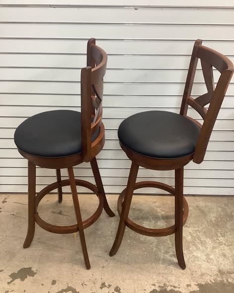 Costway 24 in. Bar Stools Classic Counter Height Swivel Chairs for Kitchen Pub (Set of 2)