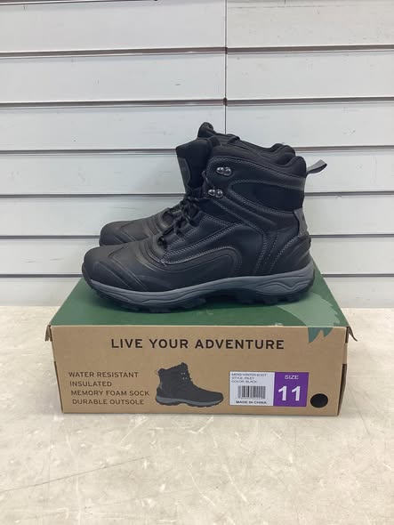 Lightly used Eddie Bauer Men's Snow Boot Size 11
