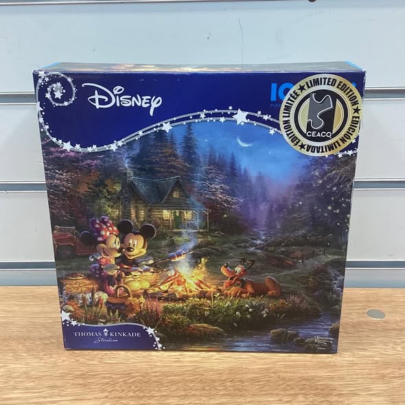 Buffalo Games Interlocking Jigsaw Puzzle, 1000 pc. “Mickey & Minnie