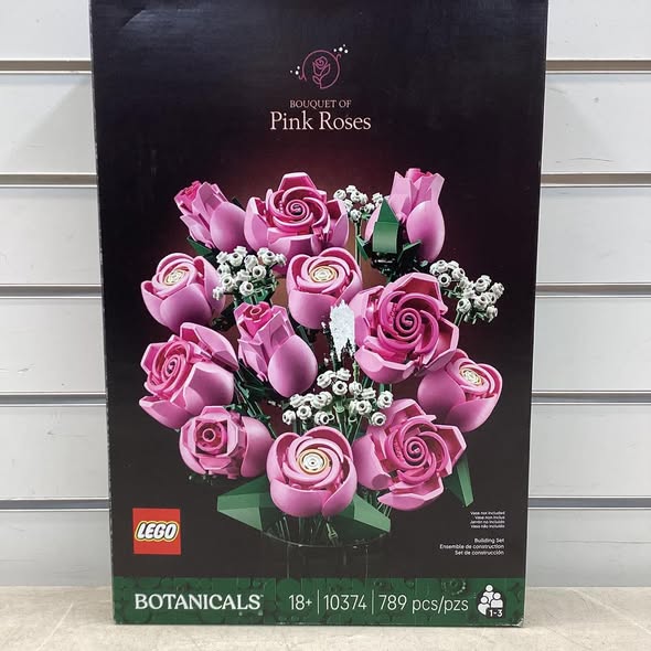 Brand new LEGO Botanicals Bouquet of Pink Roses