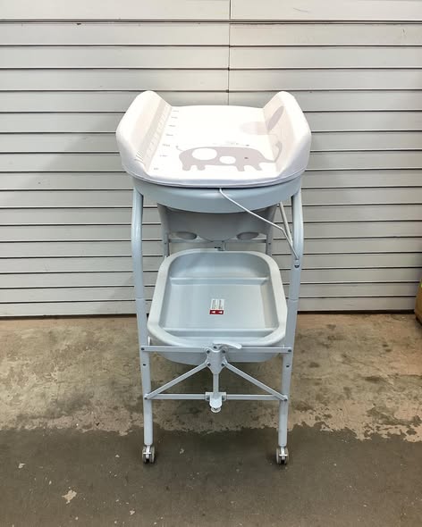 Brand New INFANS 2 in 1 Baby Changing Table with Bath Tub Unit, Folding Diaper Dresser Station with Wheels Waterproof