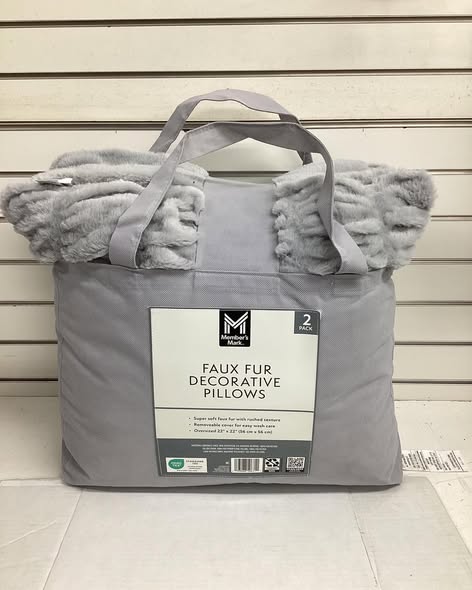 Member's Mark 2-Pack Ruched Faux Fur Decorative Pillows, 22" x 22"