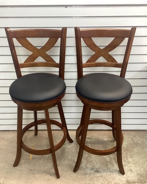 Costway 24 in. Bar Stools Classic Counter Height Swivel Chairs for Kitchen Pub (Set of 2)