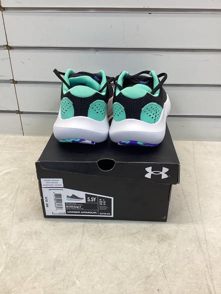 Under Armour Girls Surge 4 Running Shoe - Size 5.5Y