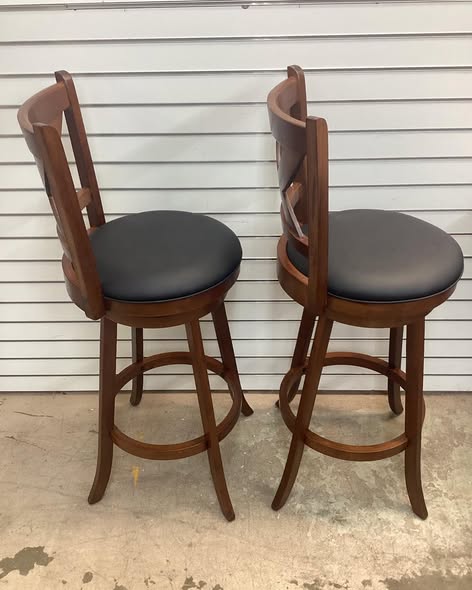 Costway 24 in. Bar Stools Classic Counter Height Swivel Chairs for Kitchen Pub (Set of 2)