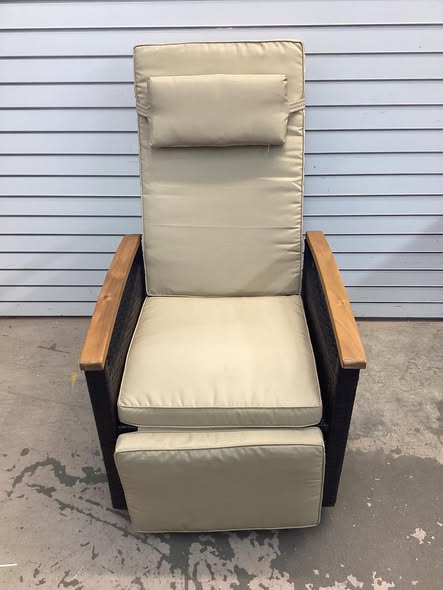 Costway Patio Rattan 360° Swivel Recliner Chair with Adjustable Backrest and Footrest