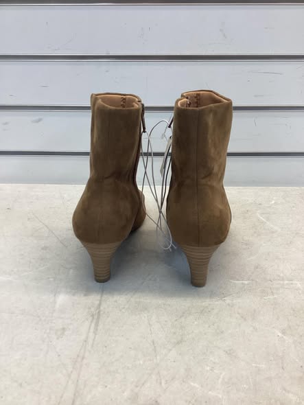 Universal Thread Frances Women Brown Faux Suede 2.25" Heel Ankle Boots - Size 6