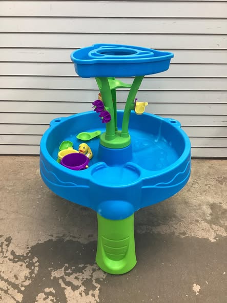 Step2 Summer Showers Splash Tower Blue Plastic Water Table for Toddlers Playset