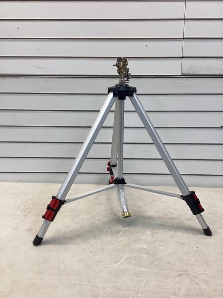 Husky Metal Pulsating Sprinkler with Tripod
