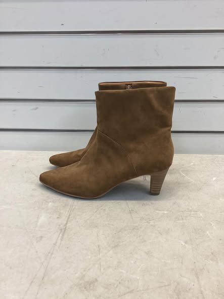 Universal Thread Frances Women Brown Faux Suede 2.25" Heel Ankle Boots - Size 6