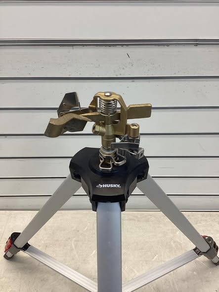 Husky Metal Pulsating Sprinkler with Tripod