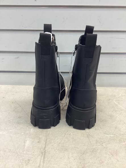 A New Day Women's Devan Winter Boots - Black Zip up - Size 6.5