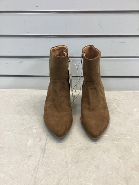 Universal Thread Frances Women Brown Faux Suede 2.25" Heel Ankle Boots - Size 6