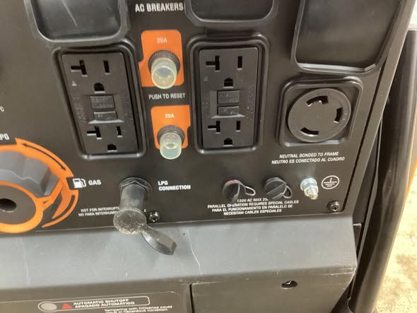 Generac 3600 / 3000-Watt Dual Fuel Electric Switch Gasoline / Propane Inverter Portable Generator with COSense-IQ3600 DF