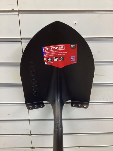 CRAFTSMAN 55-in Fiberglass Handle Digging shovel