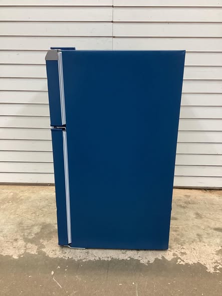 Frigidaire 3.1 cu. ft. 2-Door Retro Mini Refrigerator in Blue