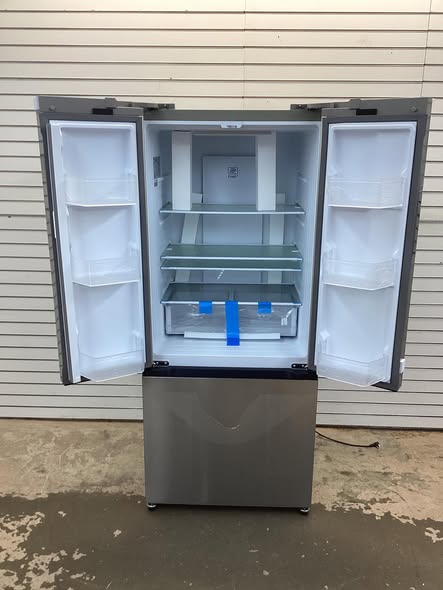 Hamilton Beach 17.7 cu. ft. Bottom Freezer French Door Refrigerator in Stainless Steel Look