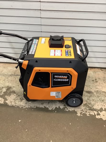 Generac 3600 / 3000-Watt Dual Fuel Electric Switch Gasoline / Propane Inverter Portable Generator with COSense-IQ3600 DF