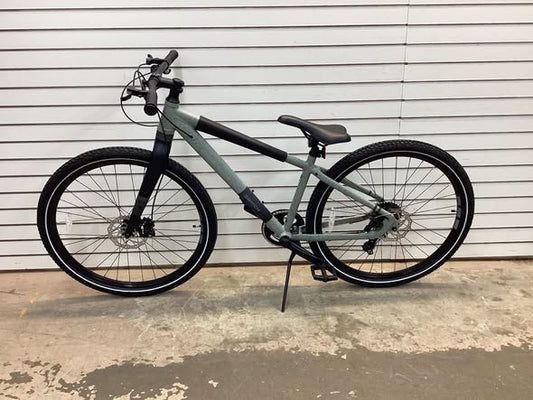 Batch Urban Small Bicycle in Matte Cement Grey